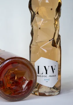 La bouteille design primé puis commercialisé 2